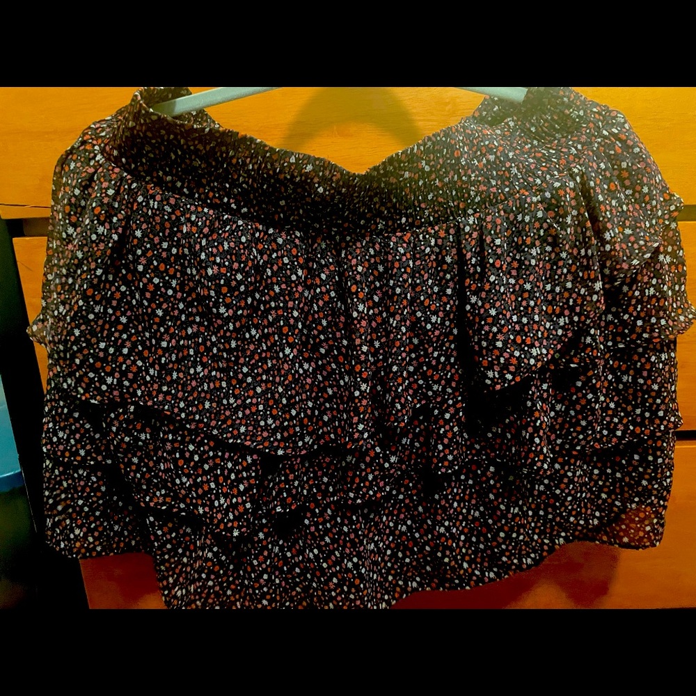 American Eagle Short Ruffle Skirt